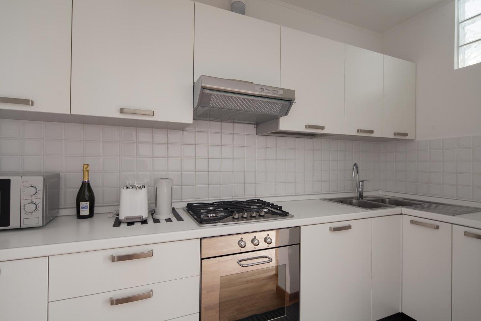 Cv5 - La Spezia City Center - Wide Modern Apartment Walking Distance To The Station To Cinque Terre - Big Terrace On The Roofs ภายนอก รูปภาพ