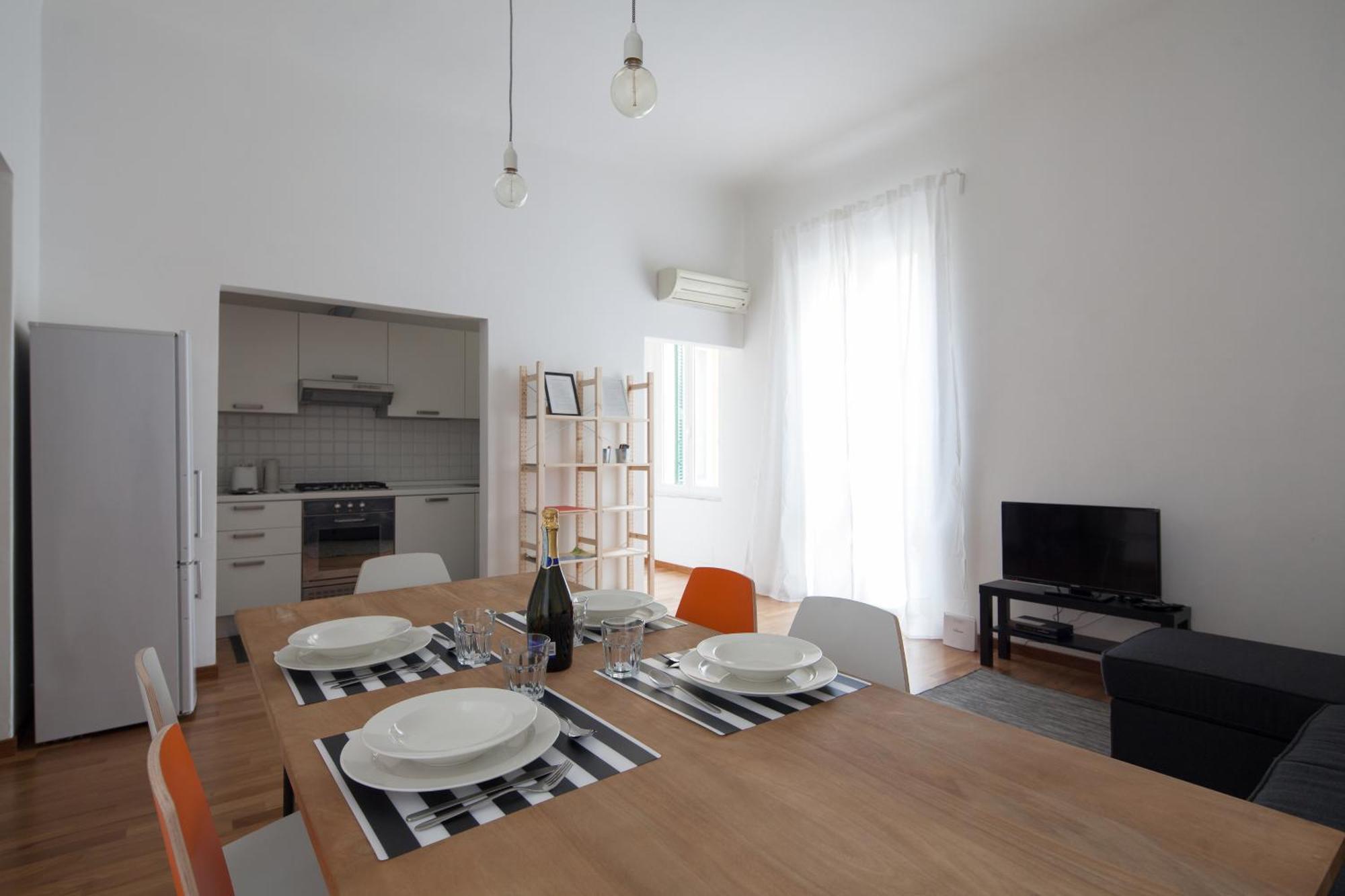 Cv5 - La Spezia City Center - Wide Modern Apartment Walking Distance To The Station To Cinque Terre - Big Terrace On The Roofs ภายนอก รูปภาพ