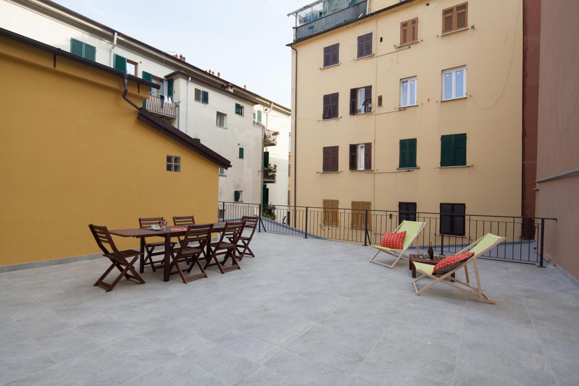 Cv5 - La Spezia City Center - Wide Modern Apartment Walking Distance To The Station To Cinque Terre - Big Terrace On The Roofs ภายนอก รูปภาพ